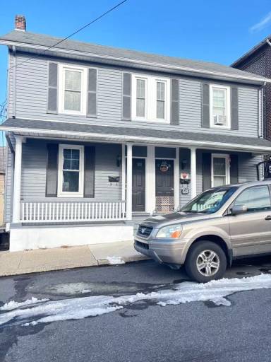 Main picture of 213 Penn St