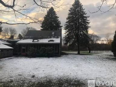 Main picture of 941 S Brownell Rd