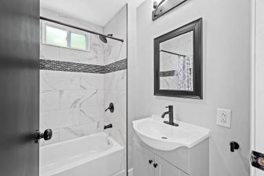 Main picture of 8351 Pierce St