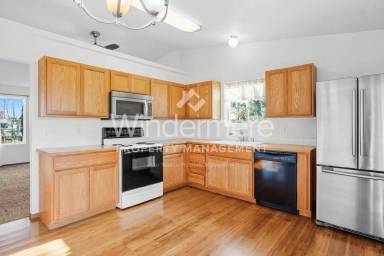 Main picture of 4811 N Stevens St