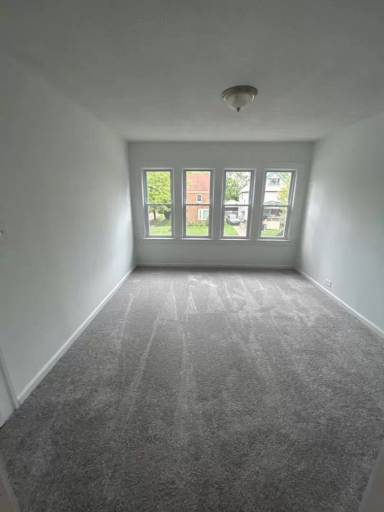 Main picture of 3211 W 116th St