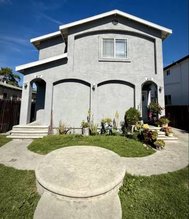 Main picture of 415 E 105th St