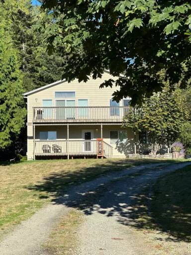 Main picture of 2763 Utopian Way