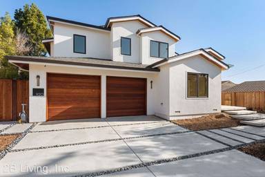 Main picture of 920 Heather Dr