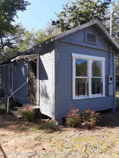 Main picture of 2539 Merwin St