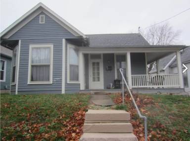 Main picture of 908 W 3rd St
