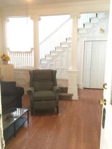 Main picture of 354 N Craig St