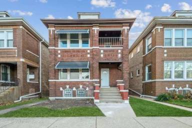 Main picture of 8718 S Muskegon Ave