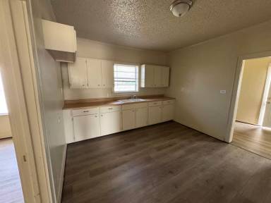 Main picture of 5248 Highway 164 W