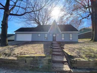 Main picture of 5685 Remsen Ave