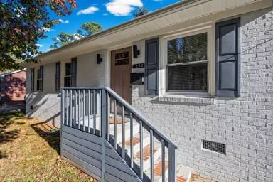 Main picture of 1032 Barrow Ct