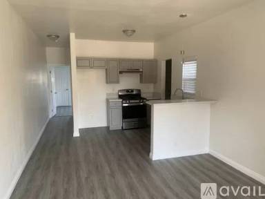 Main picture of 4913 1/2 S Normandie Ave