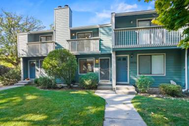 Main picture of 3056 S Cantrell Ln