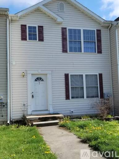 Main picture of 7 Lotus Dr