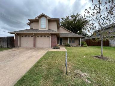 Main picture of 7740 Western Oaks Dr