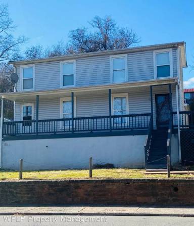 Main picture of 2215 Carroll Ave