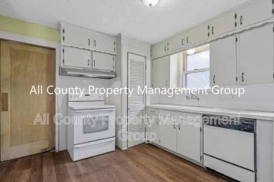 Main picture of 2625 S University Dr