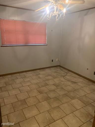 Main picture of 1927 Madera Dr