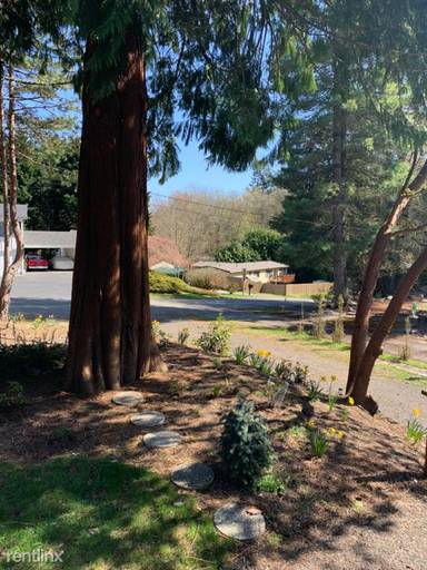 Main picture of 4813 Sandra Ln NE