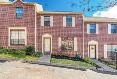 Main picture of 437 S Gallaher View Rd