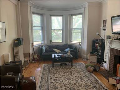 Main picture of 1489 Beacon St