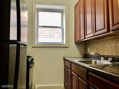 Main picture of 121 Wade St