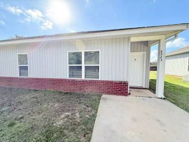 Main picture of 8923 Untreiner Ave