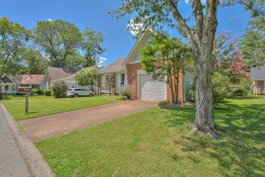 Main picture of 107 Brockhampton Ct