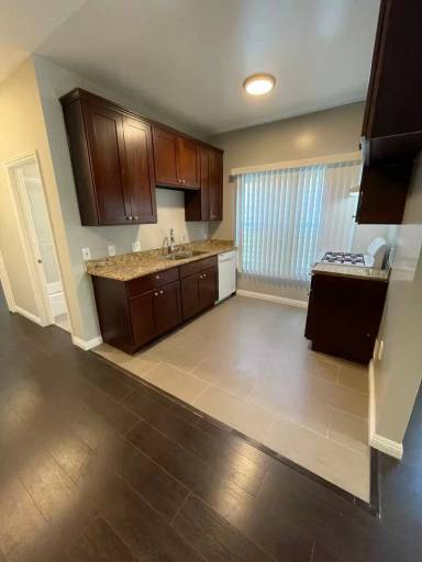 Main picture of 1307 E Windsor Rd