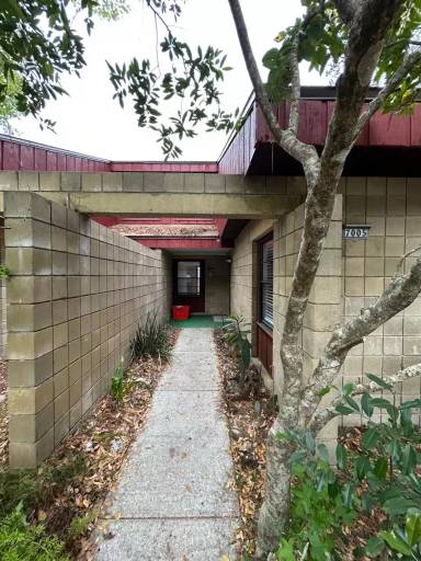 Main picture of 7005 SW 46th Ave