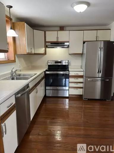 Main picture of 419 Falmouth Rd