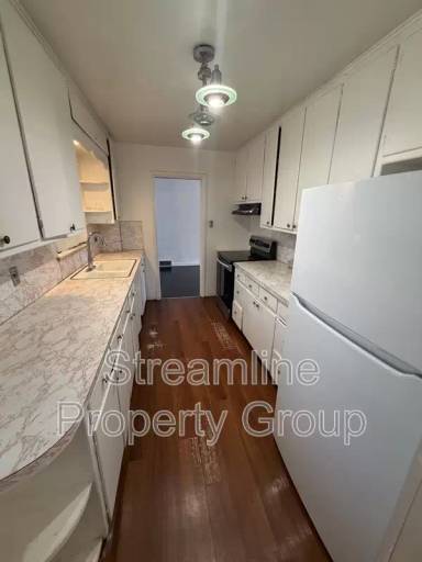 Main picture of 33 S Colorado Blvd