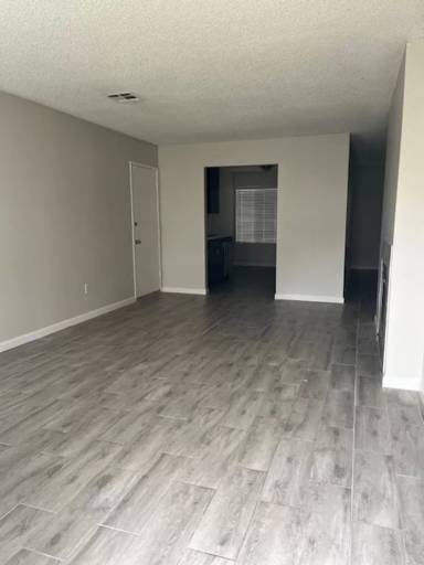 Main picture of 9401 Thistlewood Ct