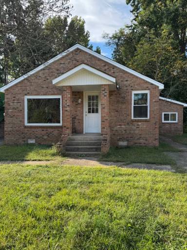 Main picture of 1841 Harris St Dyerburg, TN 38024