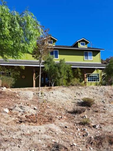 Main picture of 16612 Sierra Hwy