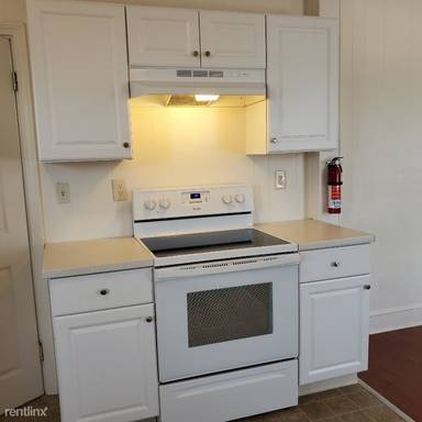 Main picture of 1639 Main St