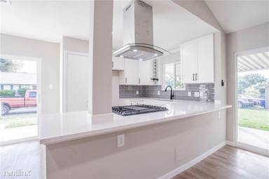 Main picture of 12519 Limerick Ave