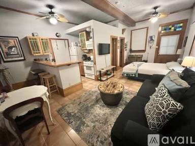 Main picture of 1423 Henriette Delille St