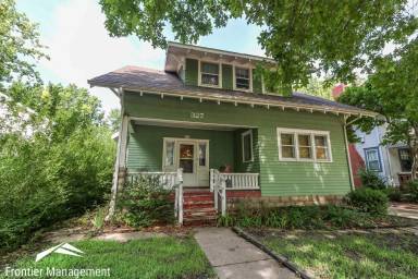 Main picture of 327 N 15th St