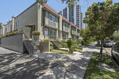 Main picture of 405 Pioneer Dr