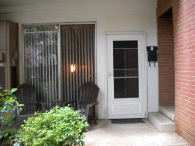 Main picture of 400 Queens Rd