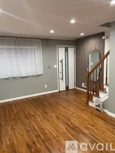 Main picture of 15 Weed Ave