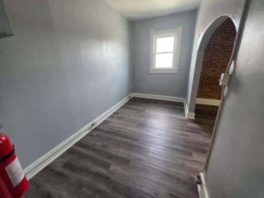 Main picture of 171 E Washington St