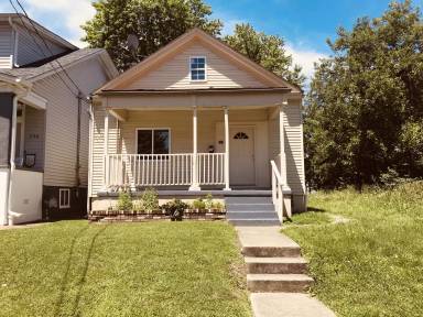 Main picture of 734 S 35th St