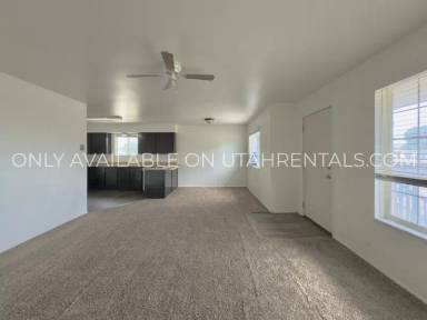 Main picture of 10 S Main St