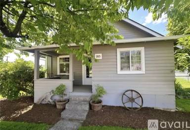 Main picture of 703 W Simpson Ave