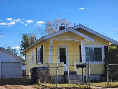 Main picture of 705 E 6th St