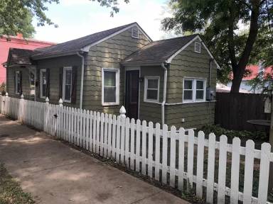 Main picture of 216 N 6th St