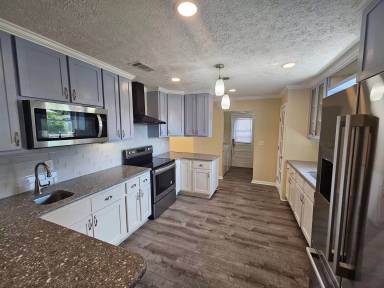Main picture of 327 Shasta St