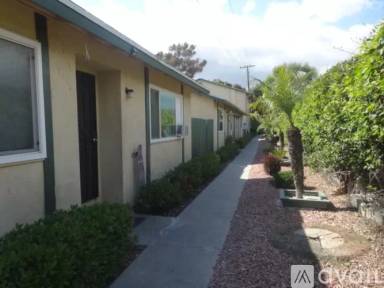 Main picture of 450 Acacia Rd